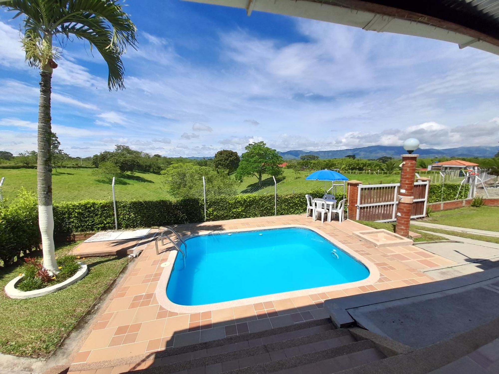 Finca La Bilbaina # 4 Villa Pueblo Tapao Bilik gambar