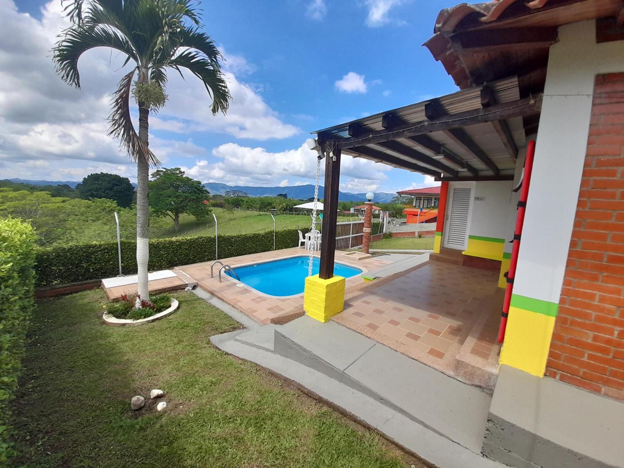 Finca La Bilbaina # 4 Villa Pueblo Tapao Bilik gambar